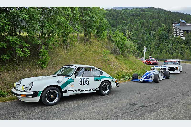 Location à Enchastrayes proche Barcelonnette avec accès rapide aux courses de voitures et événements auto en Ubaye